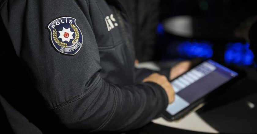 Trafik kontrollerinde bir haftada 474 bin 456 sürücüye müdahale edildi.