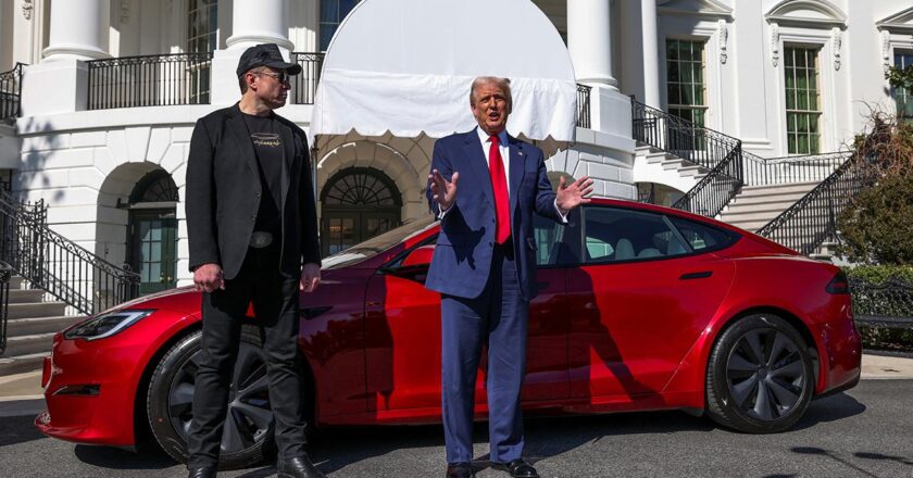 Trump, Musk’ı desteklemek için Tesla’yı aldı