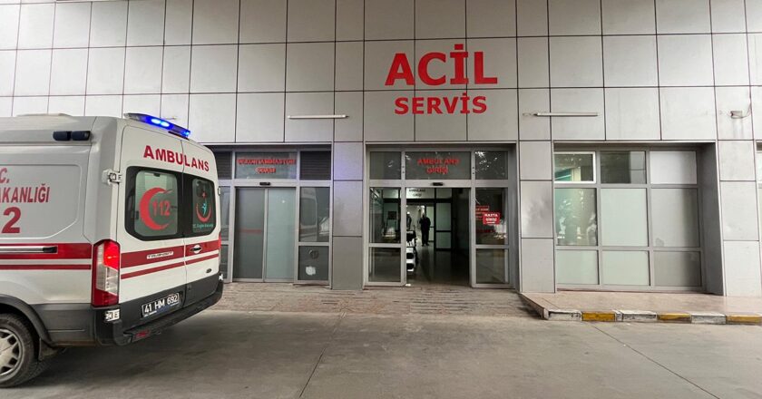 Tavuk Doner yiyen 51 kişi hastaneye kaldırıldı