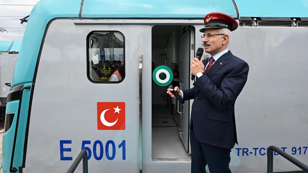 Ulusal ve ulusal lokomotif ilk kez tamamladı! 
