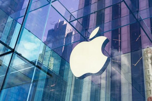 Hem Steve Jobs’a hem de Tim Cook’a karşıydı! Apple yıllar sonra yeşil ışık yaktı