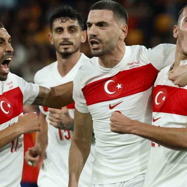 Milli futbol takımı FIFA sıralamasında bir sıra yükseldi –