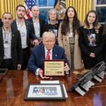 Trump, serbest bırakılan İsrailli mahkumlar ve aileleriyle Beyaz Saray’da buluştu