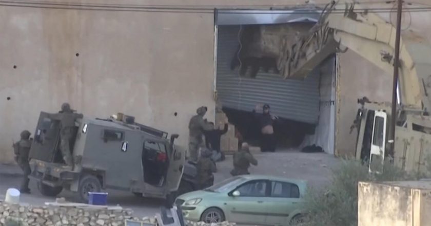 İsrail askerleri Batı Şeria’da teslim olan 2 Filistinli genci vurdu