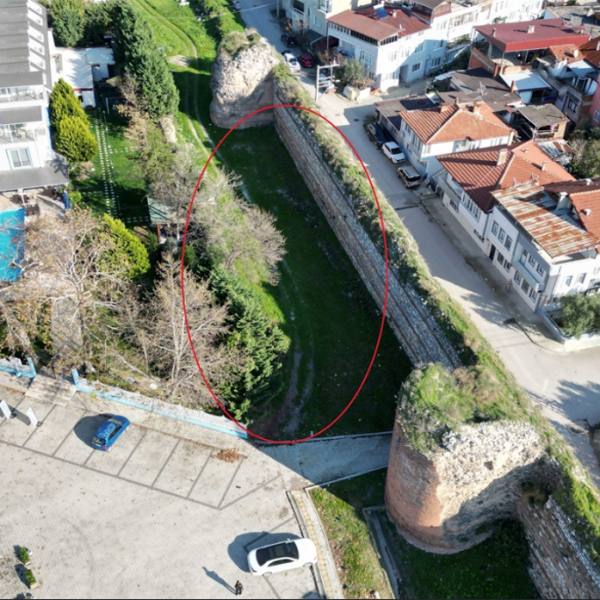 Papa’nın etkisiyle arazi 5,5 milyon dolara satışa sunuldu