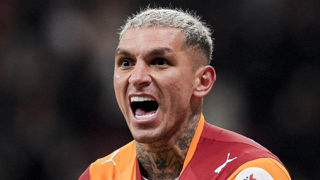 Lucas Torreira’ya saldırı anının görüntüleri ortaya çıktı! AVM çıkışını bekleyip pusu kurmuş